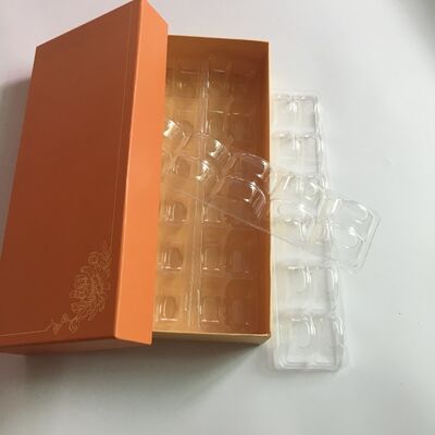 Tray plastik makaroni ramah lingkungan dengan cetak khusus dan desain transparan untuk kemasan makanan