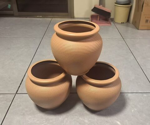 HDPE imitasi piring bunga keramik dan piring bunga plastik dengan berbagai ukuran pilihan PE Coated dan Drainageholes